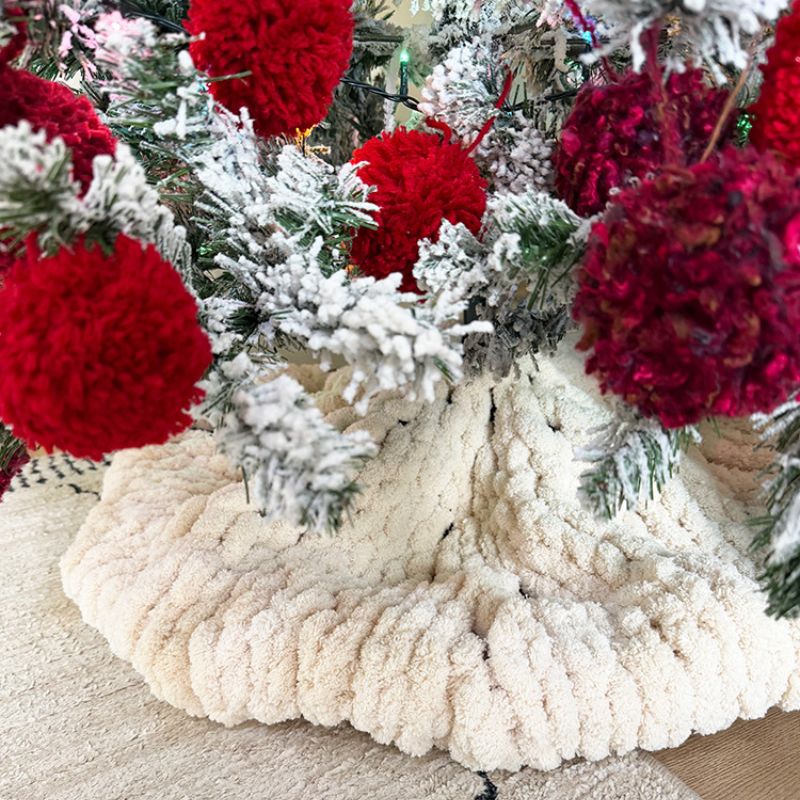 Chunky Christmas Tree Skirt Knitting Pattern (Large Yarn) - Handy Little Me Shop