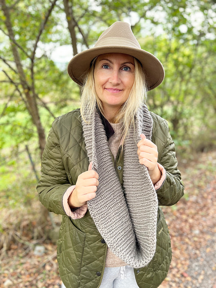 How to Knit an Infinity Scarf - Life at Cloverhill