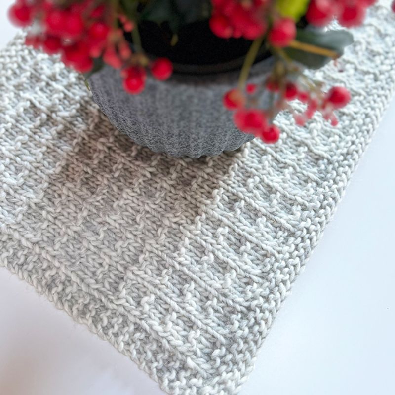 The Handy Knitter Issue 12 - Dec (Second Edition) - Handy Little Me Shop