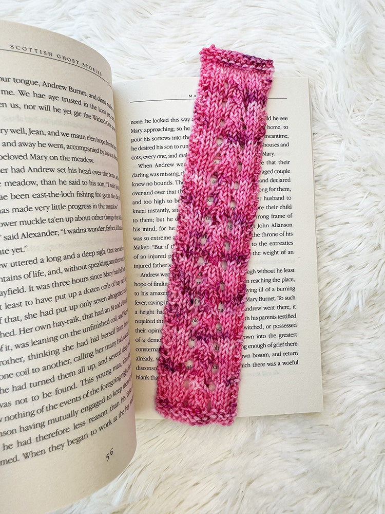 Cruel Summer Bookmark Knitting Pattern