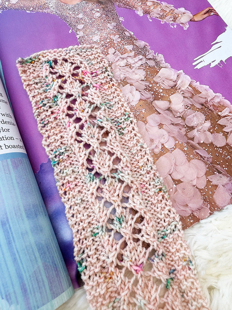 Lover Bookmark Knitting Pattern