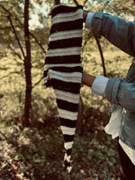 Black and White Skinny Scarf Knitting Pattern