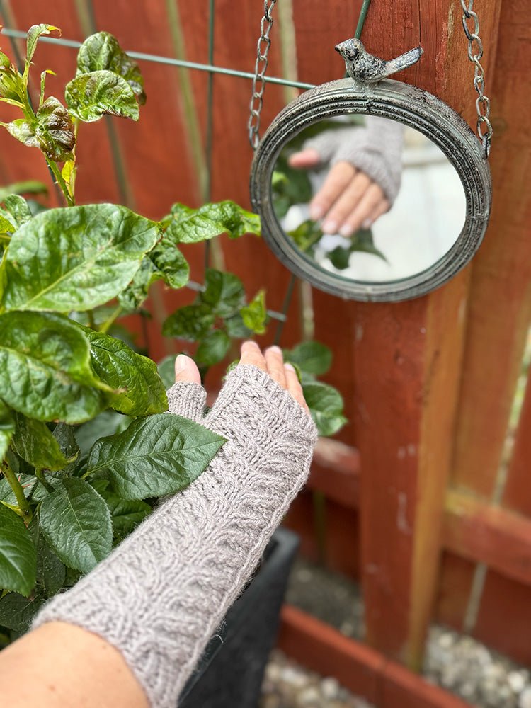 Sassenach Chevron Mitts Knitting Pattern - Handy Little Me Shop