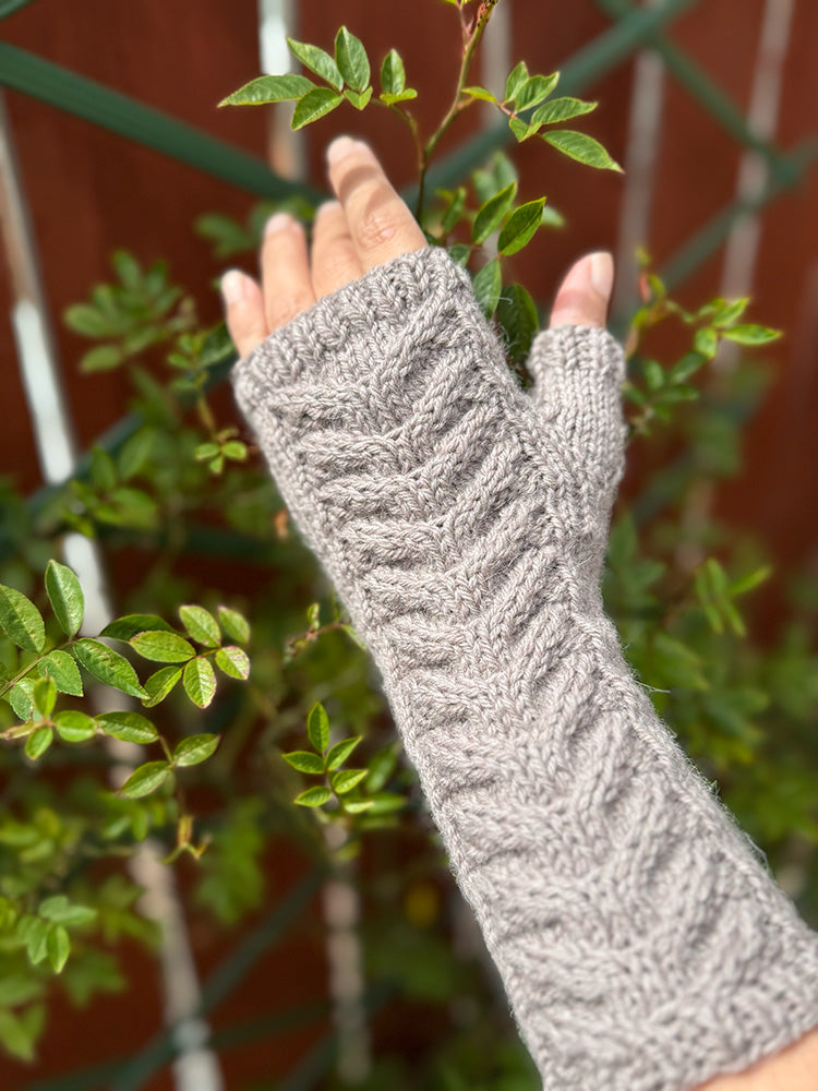 Sassenach Chevron Mitts Knitting Pattern