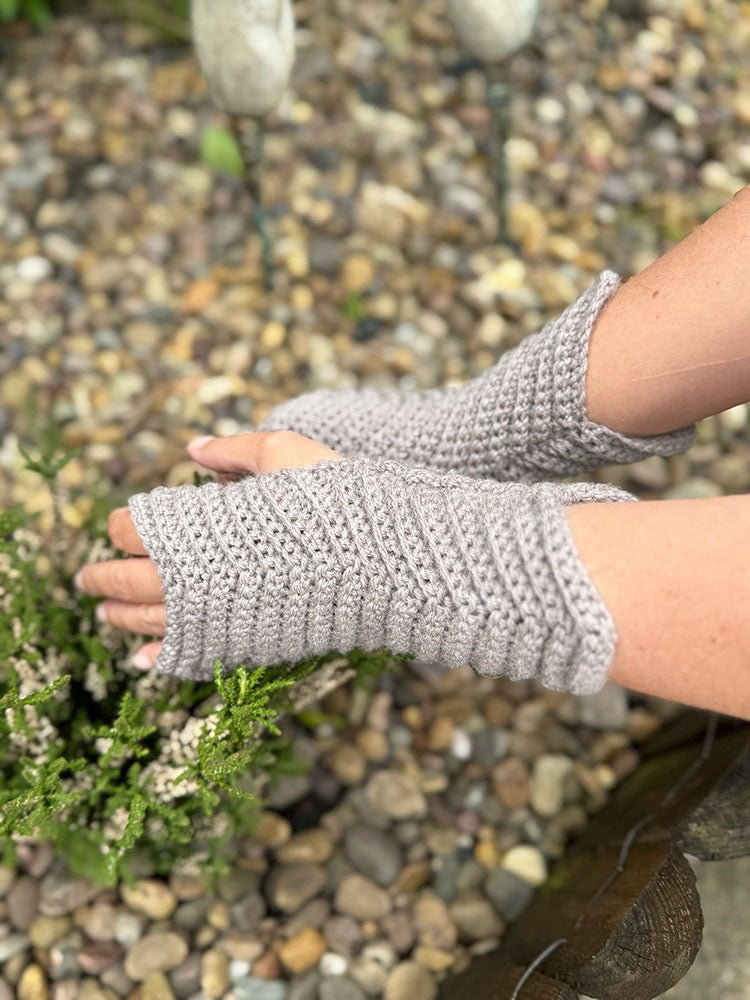 Healing Hands Mitts Crochet Pattern - Handy Little Me Shop