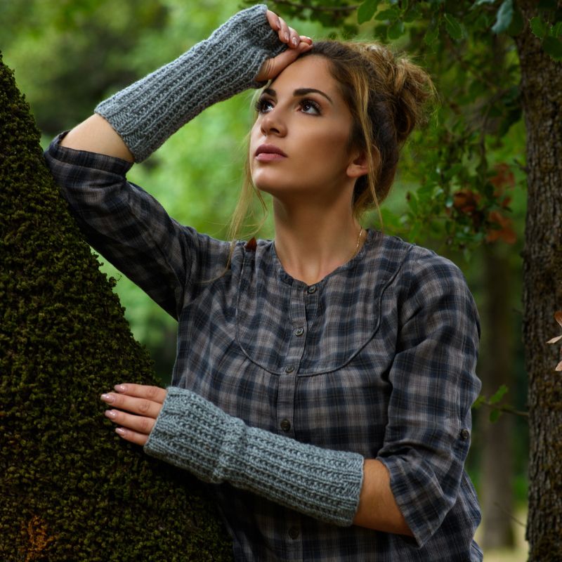 Fraser's Ridge Fingerless Mittens Knitting Pattern - Handy Little Me Shop