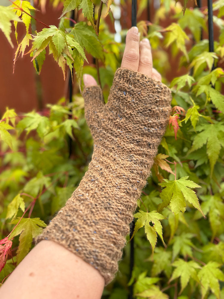 Mist Of The Highlands Mittens Knitting Pattern
