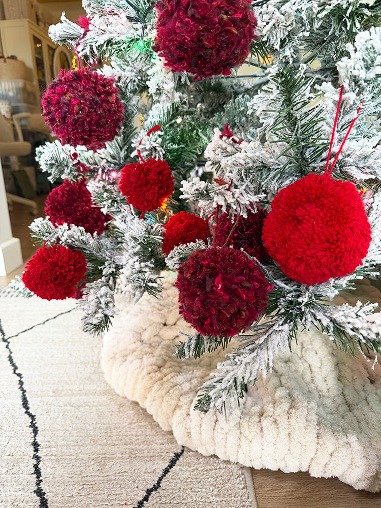 Chunky Christmas Tree Skirt Knitting Pattern (Large Yarn) - Handy Little Me Shop