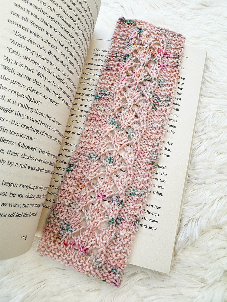 Lover Bookmark Knitting Pattern