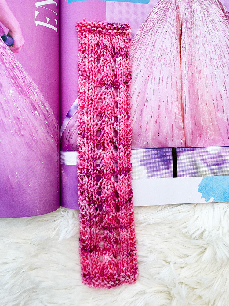 Cruel Summer Bookmark Knitting Pattern