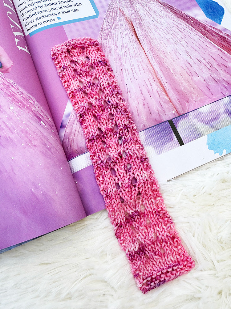 Cruel Summer Bookmark Knitting Pattern
