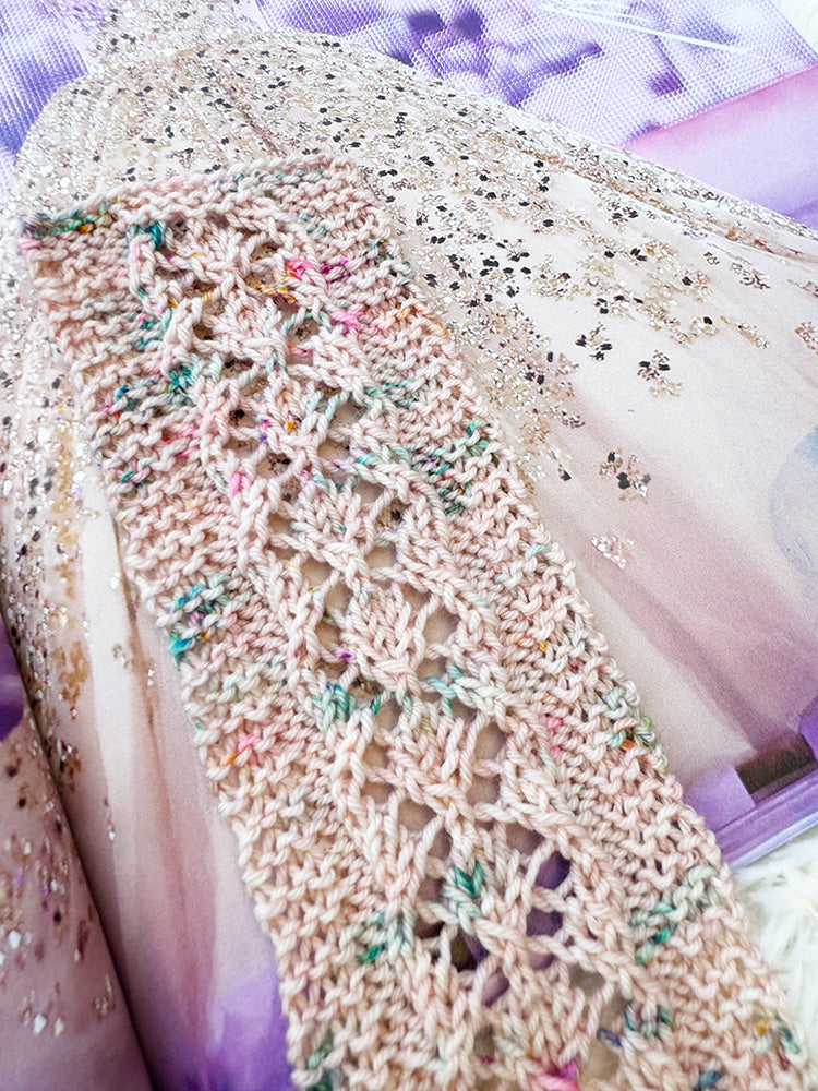 Lover Bookmark Knitting Pattern