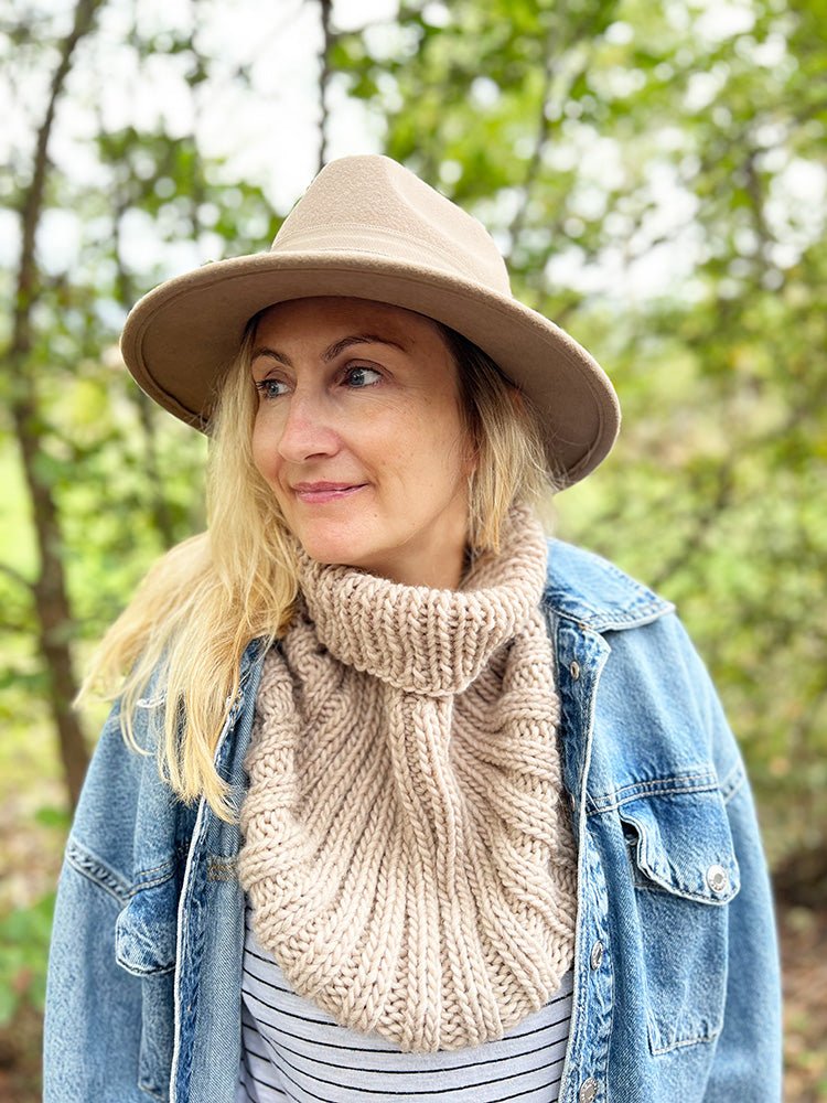 Cowl Knitting Pattern (Advanced Beginners) - Handy Little Me Shop