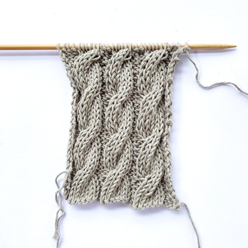6-Stitch Cable (To the Right)⁣
