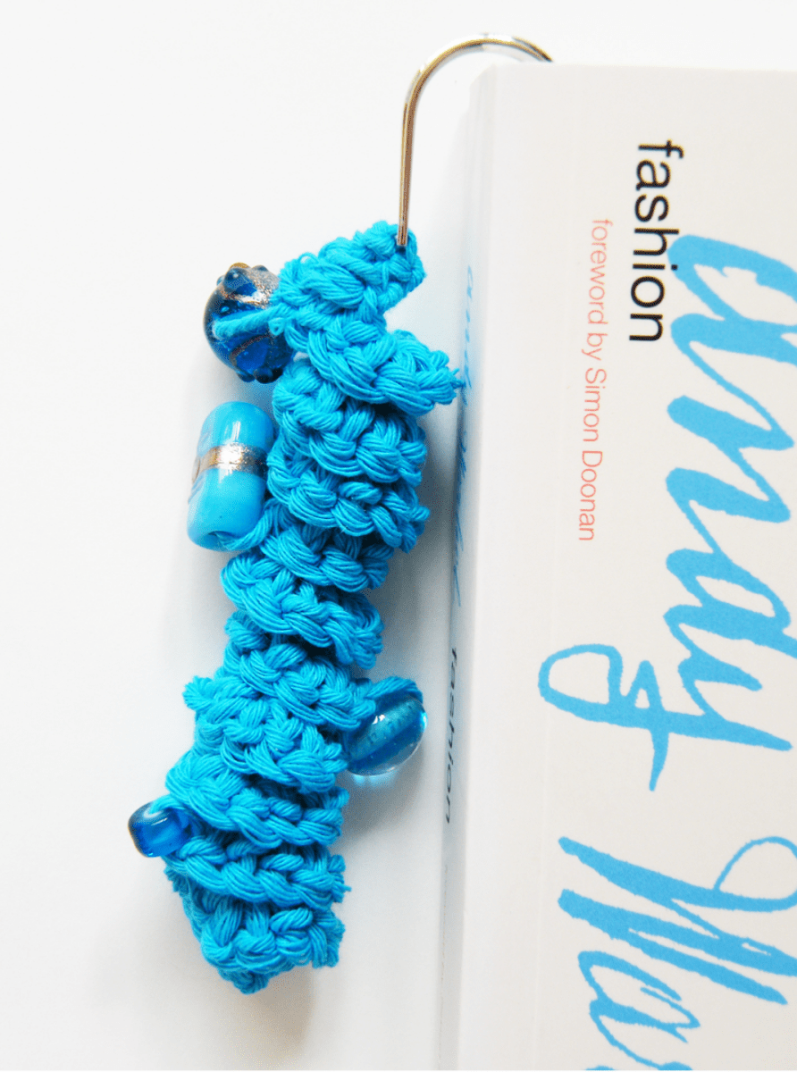 Bookmark Knitting Pattern {A Knitted Twirl} - Handy Little Me Shop