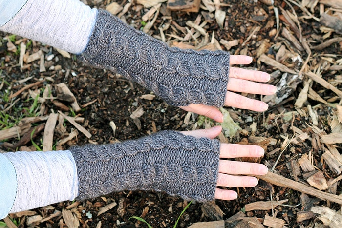 Cable fingerless mittens knitting pattern