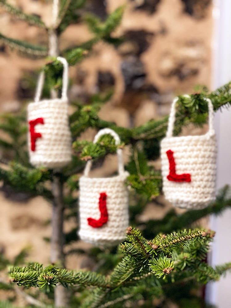 How To Crochet: Christmas Tree Drawstring Pouch