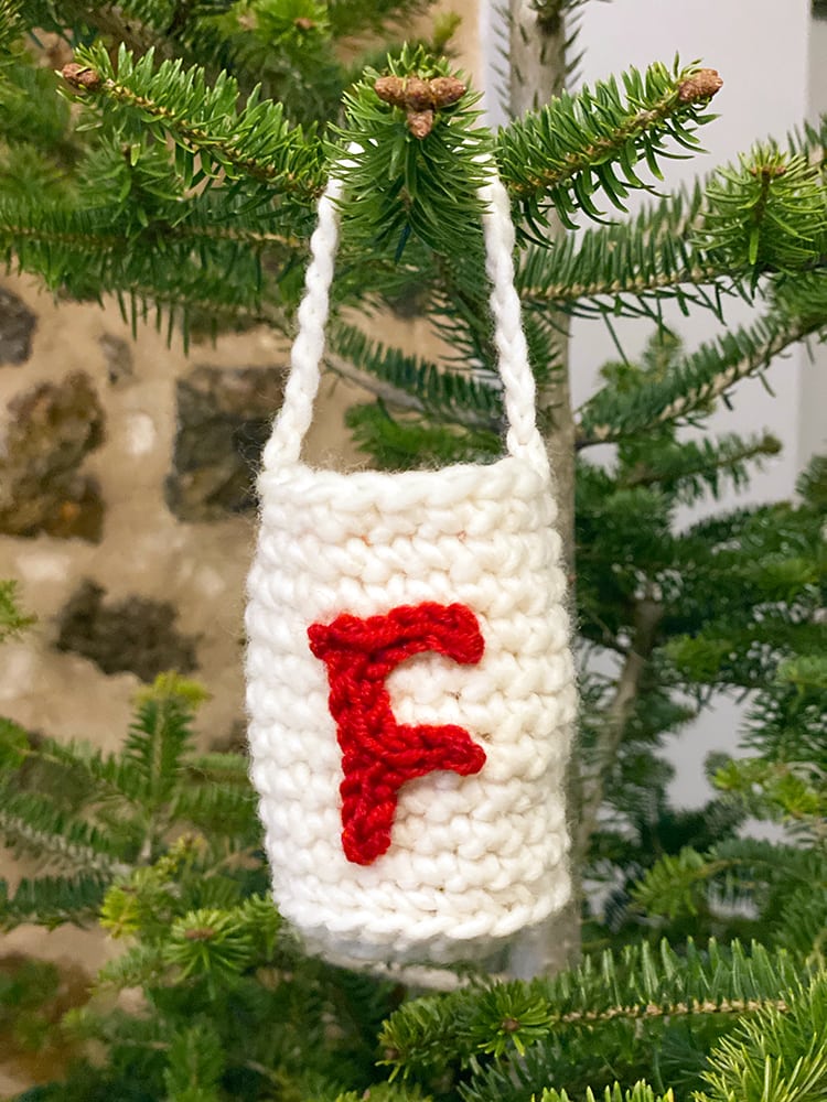 Crochet bag with crochet letter