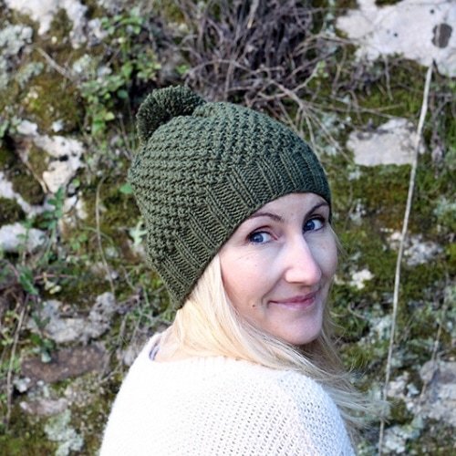 Irish moss stitch hat