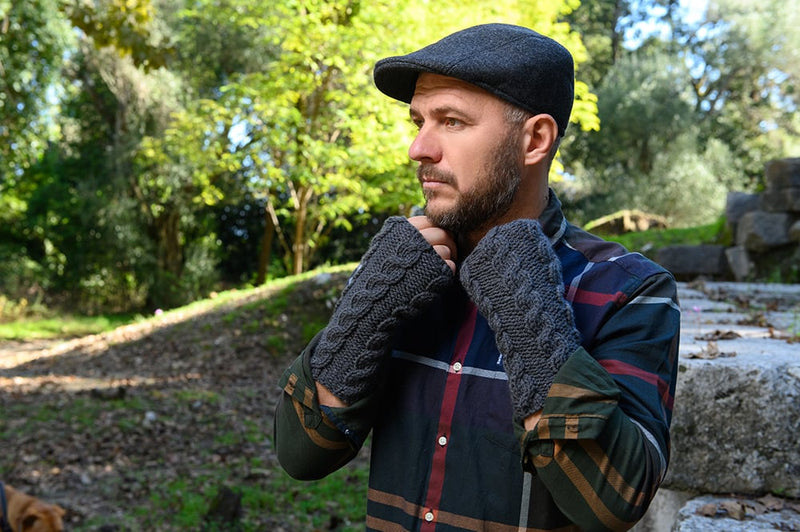 Knit fingerless gloves for men