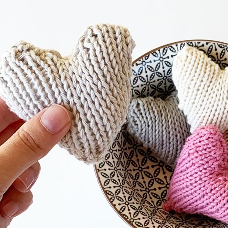 Knitted Heart Pattern {Quick + Easy!} - Handy Little Me Shop
