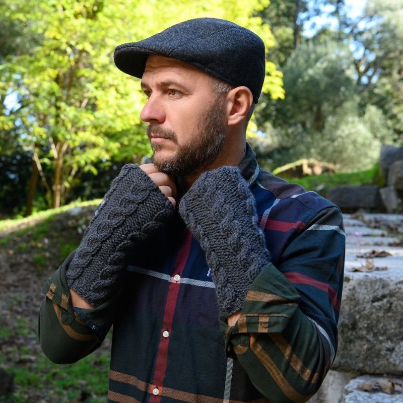 Men's Cable Knit Fingerless Gloves Pattern