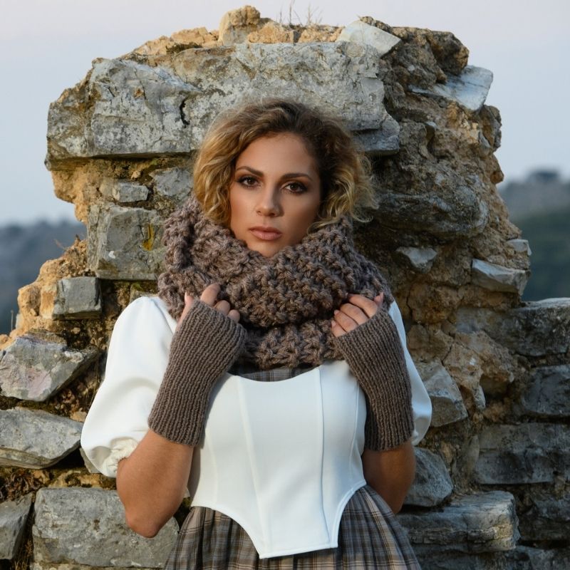 Outlander Claire Cowl Knitting Pattern