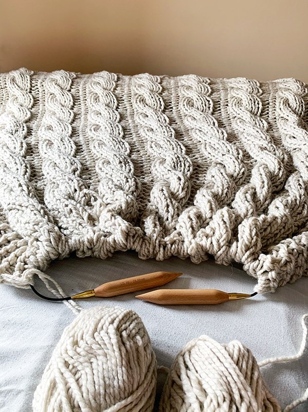 chunky throw blanket knit with super bulky yarn
