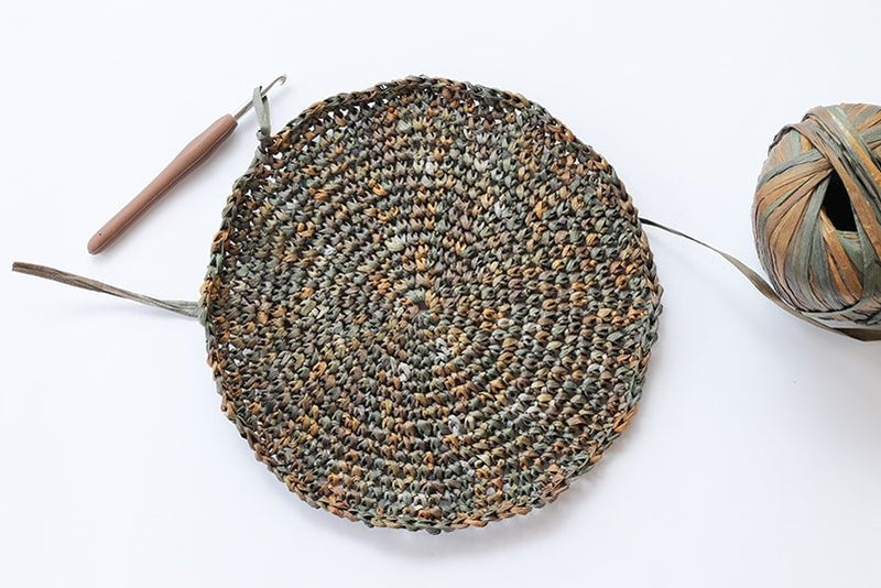 crochet circle made from raffia
