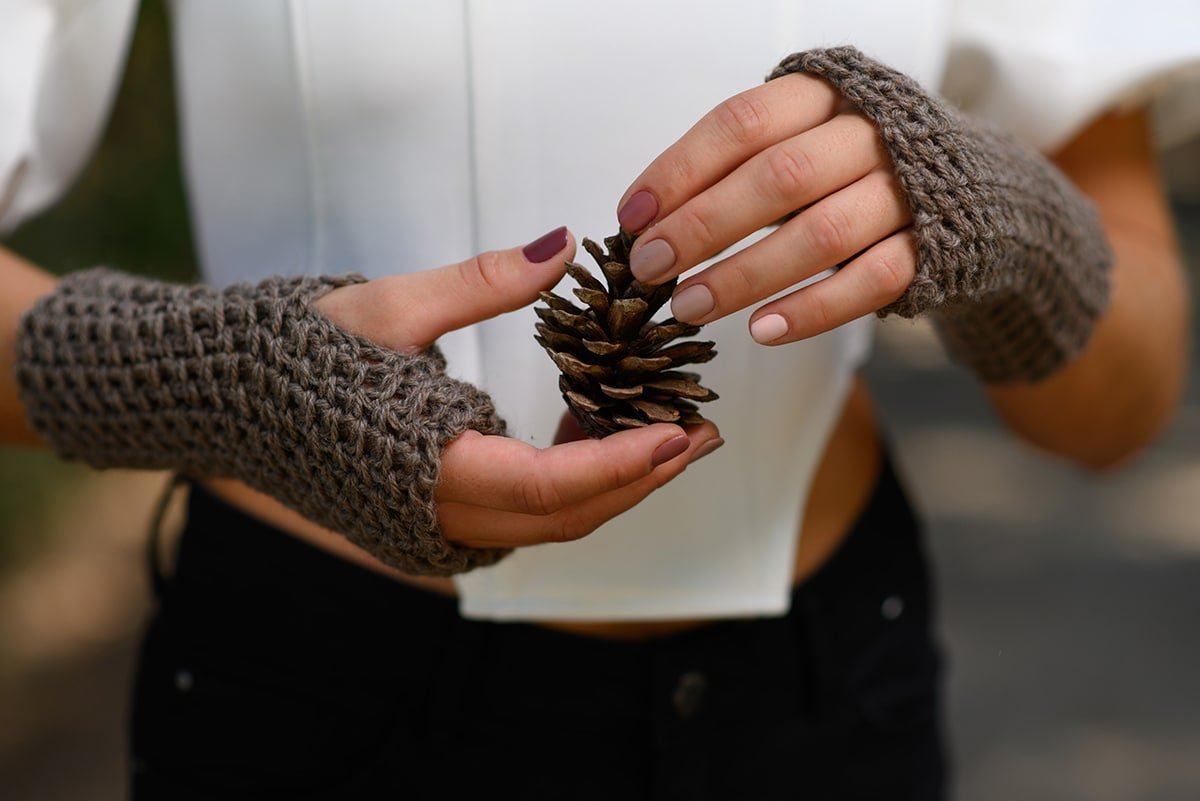 Carolina Fingerless Gloves Crochet Pattern - Handy Little Me Shop