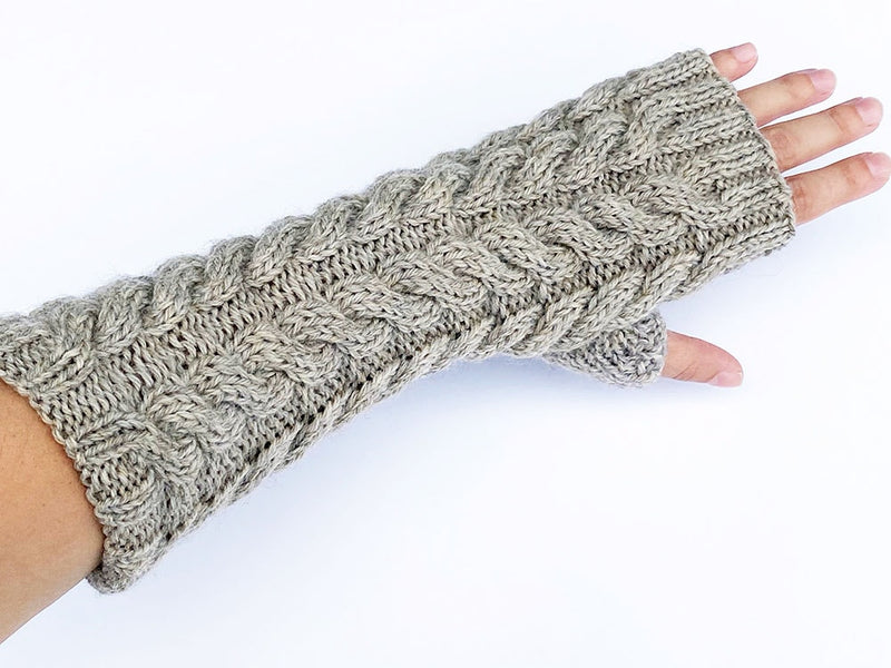 cable-knit-fingerless-mittens