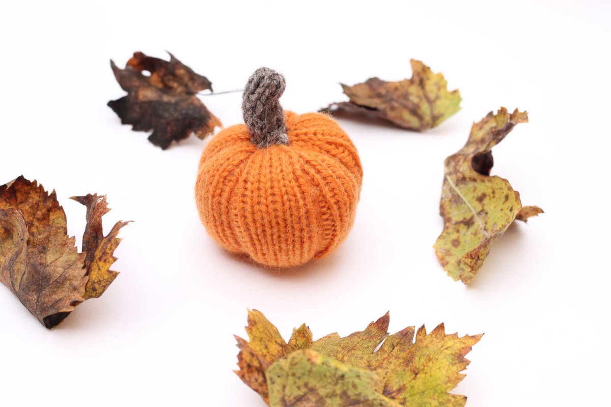Mini Pumpkin Knitting Pattern - Handy Little Me Shop