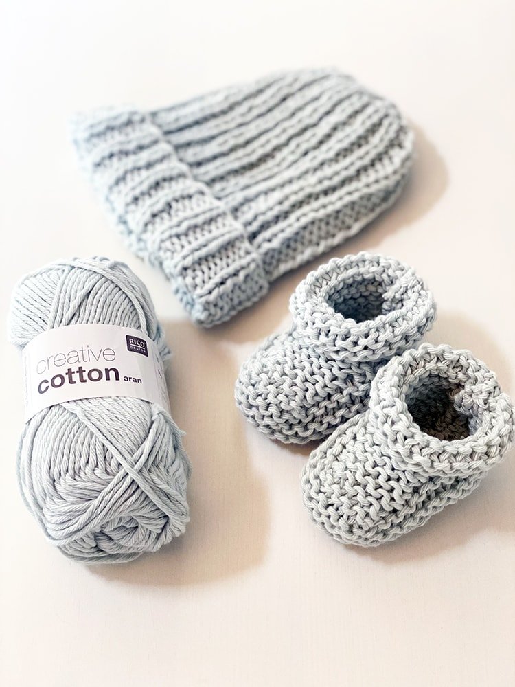 knit baby hat and booties