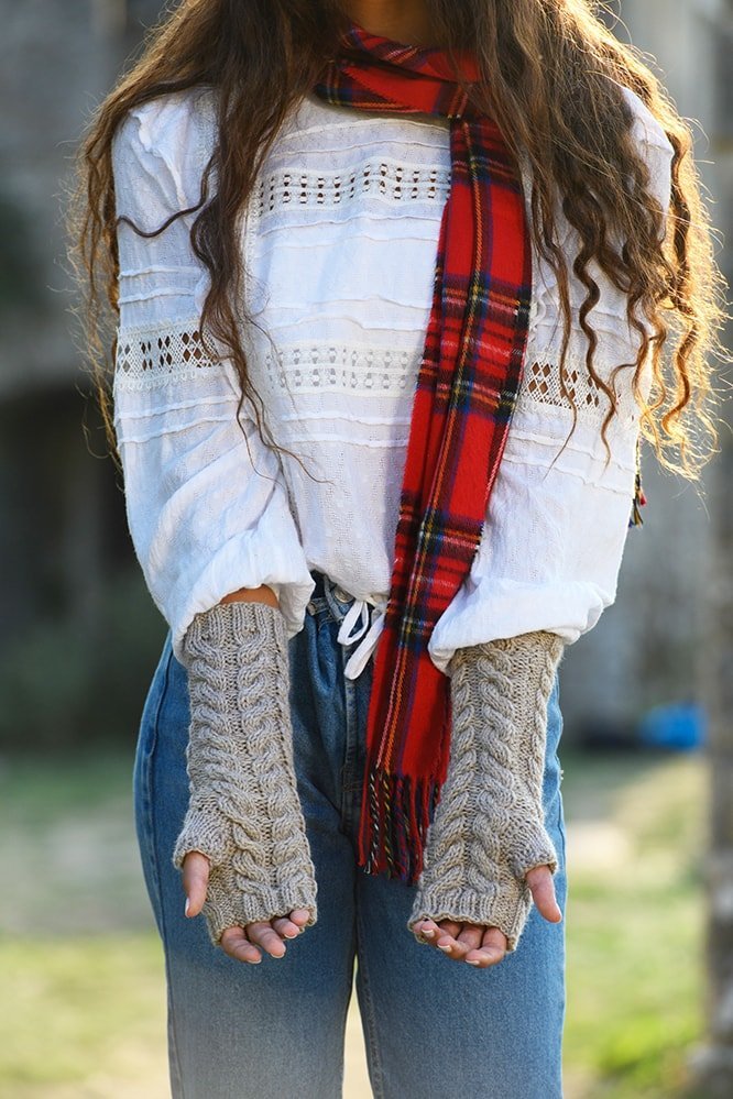 Lallybroch Fingerless Mittens Knitting Pattern - Handy Little Me Shop