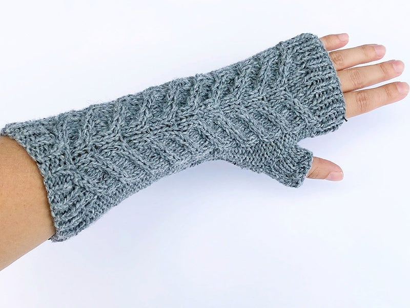 staghorn cable knit fingerless mittens
