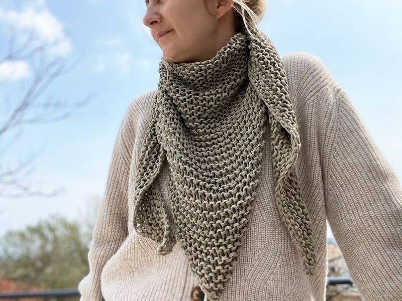 knit triangle scarf